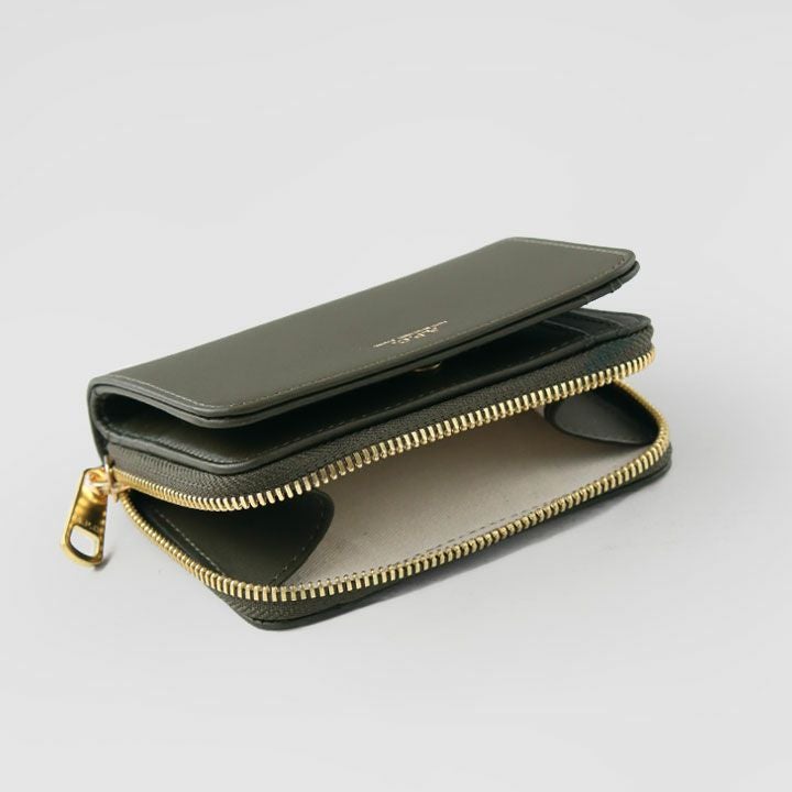 A.P.C.(アーペーセー) コンパクトウォレット(EMMANUELLE)の通販｜NEWS