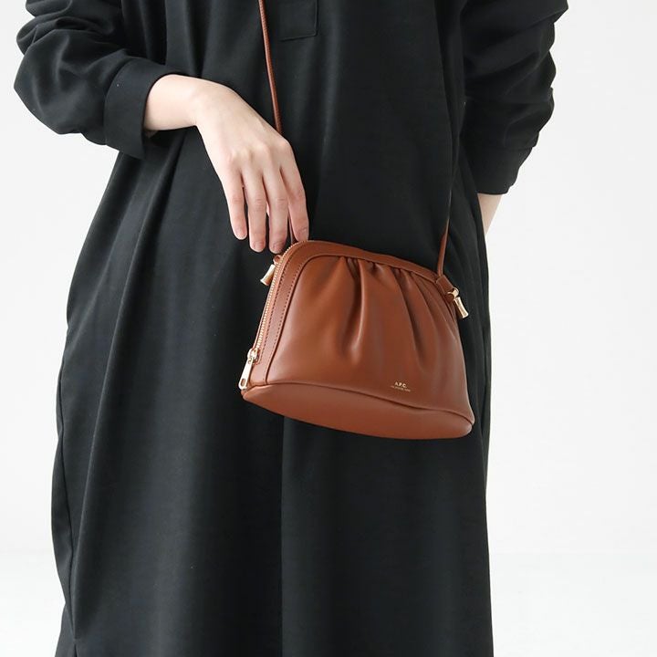 A.P.C.(アーペーセー) NINON ドローストリング ショルダーバッグ 