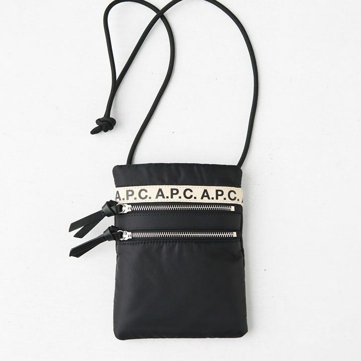 A.P.C.(アーペーセー) Repeat ネックポーチ(NECKPOUCHREPEAT)の通販 