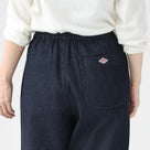 ポケットとDANTONワッペンが見えるヒップクローズアップ