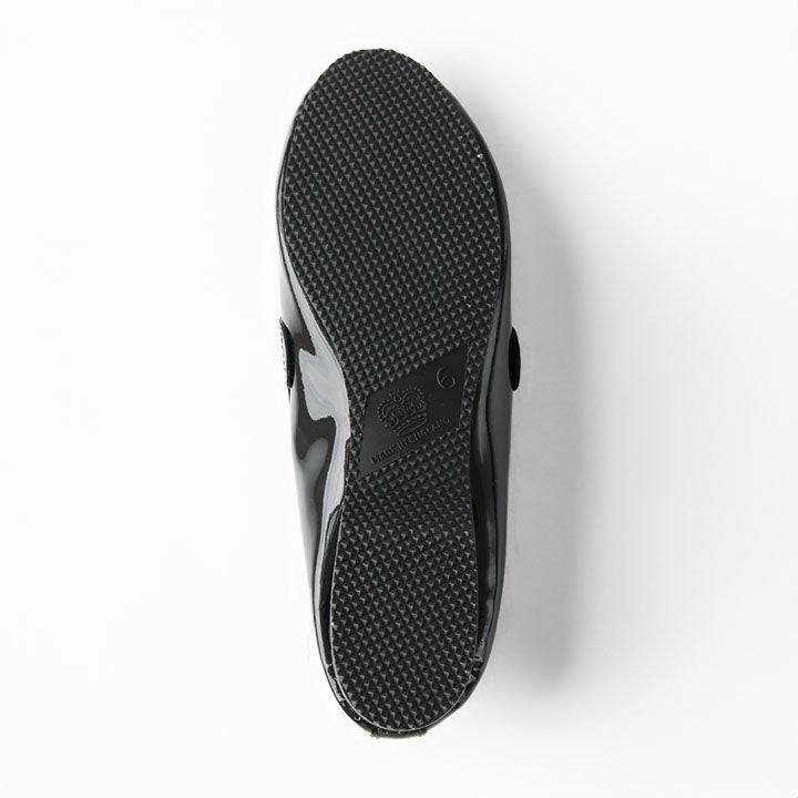 CROWN(クラウン) パテントレザーホールカット フラットシューズ