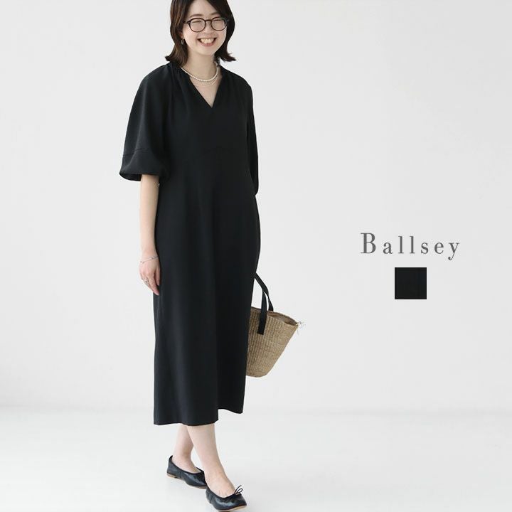 Ballsey(ボールジィ) コンパクトサッカー ギャザーVネックワンピース