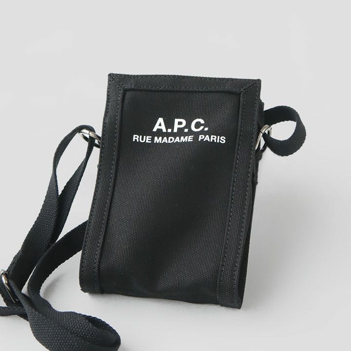 A.P.C（アーペーセー） サコッシュ　ミニショルダーバッグ 首掛け　斜め掛け A.P.C.（アーペーセー） バッグ ショルダーバッグ ネックポーチ ミニ