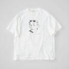 ObladaのUNCLE Tシャツ（F2510CU16）、ヴィンテージ風プリントが映えるWHITEカラーのフロントデザイン