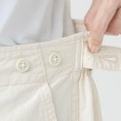 ウエストのボタン仕様・2段階調整可能なディテール