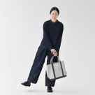 ブラックレザー スリッポンシューズ 着用コーディネート Organic handloom BENGAL OH005 デニムセットアップ × トートバッグ