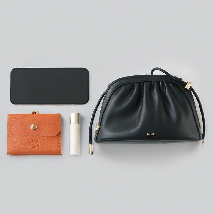 A.P.C. アーペーセー｜Ninon スモールドローストリングバッグ BOURSE 
