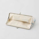 大きく開いて使いやすいがま口タイプ