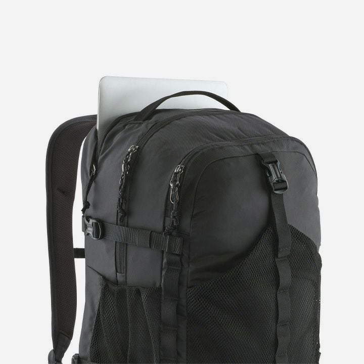 新品】[30L] 47929 レフュジオ デイパック 30L パタゴニア 黒 patagonia パタゴニア｜レフュジオ・デイパック 30L 47929の通販｜NEWS
