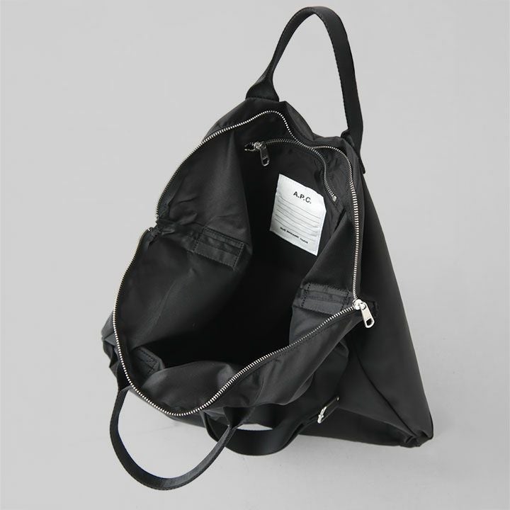 A.P.C. ブラック ボディバッグ A.P.C.（アーペーセー）の「BANANE BLAKE（ボディバッグ/ウエスト